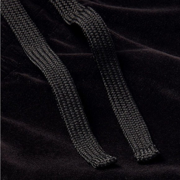 Men’s Gucci Black Velvet Drawstring Shorts Red White Webbing Trim Stripe Size XL - Picture 4 of 6